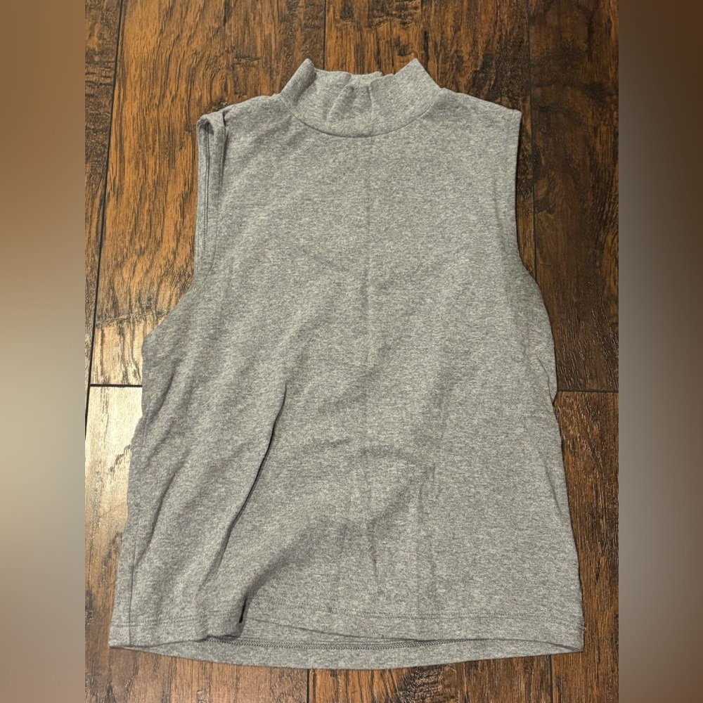 GAP Heather Gray Muscle Tee